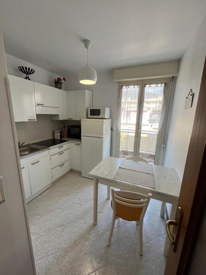 Studio 28 M2 Au Calme A Menton Buitenkant foto