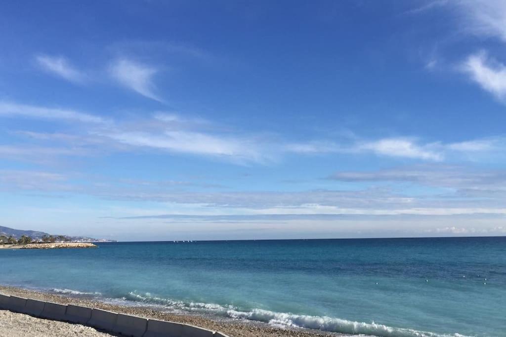 Studio 28 M2 Au Calme A Menton Buitenkant foto